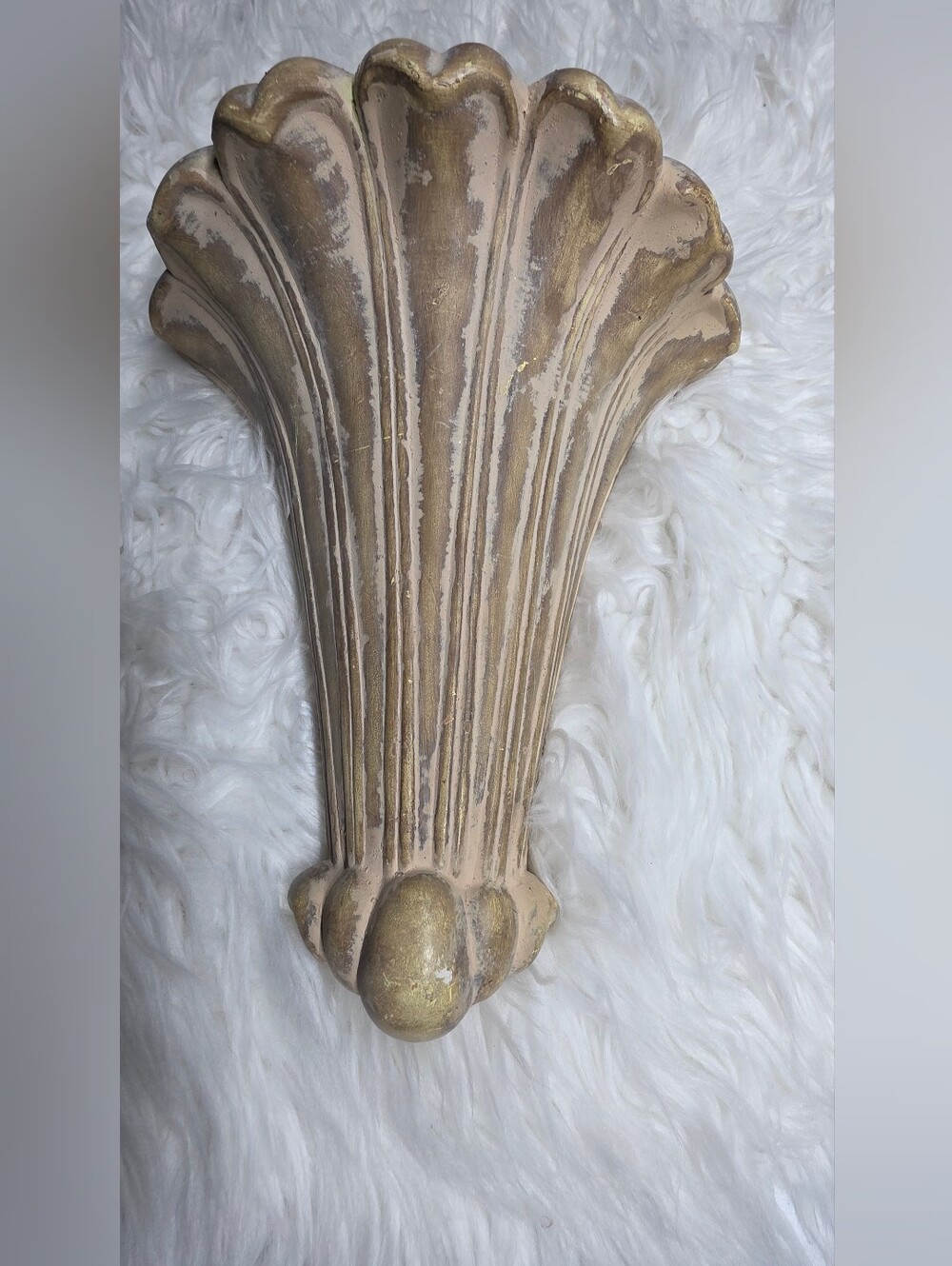Vintage-Inspired Gold & Cream Wall Corbel Accent